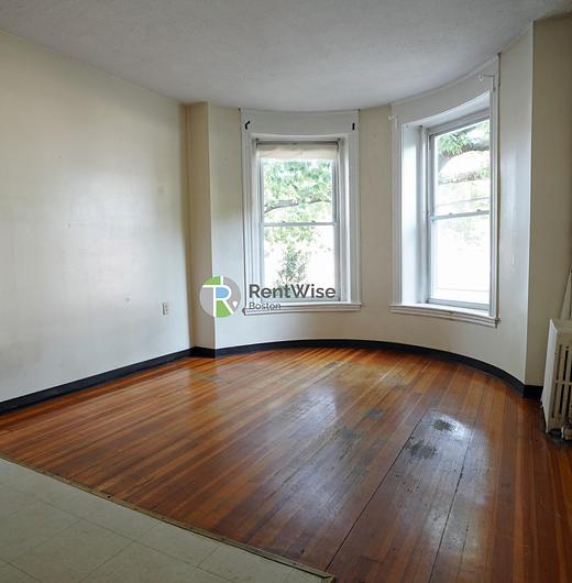 Photo of 1124 Commonwealth Avenue