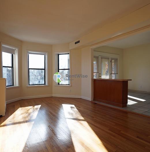 Photo of 1131 Commonwealth Avenue