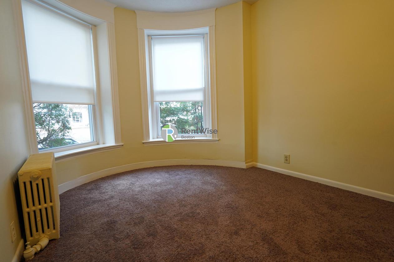 Photo of 1124 Commonwealth Avenue