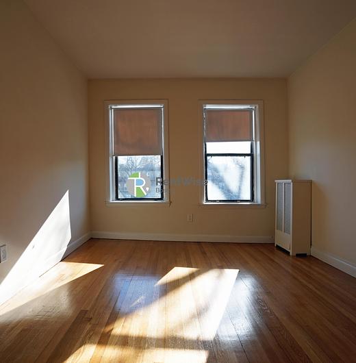 Photo of 1131 Commonwealth Avenue