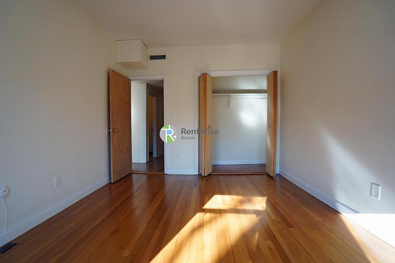 Photo of 1131 Commonwealth Avenue