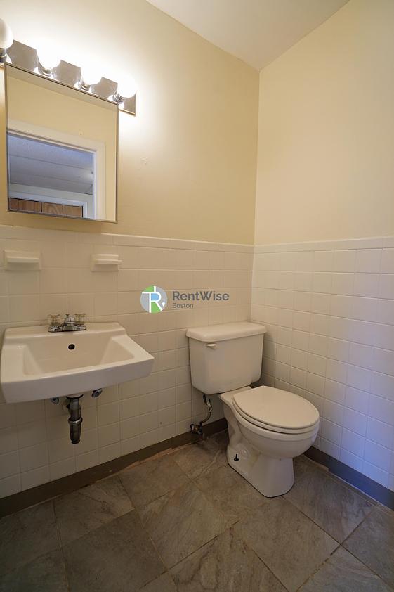 Photo of 1131 Commonwealth Avenue
