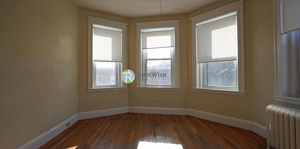 Photo of 60 Woodstock Ave