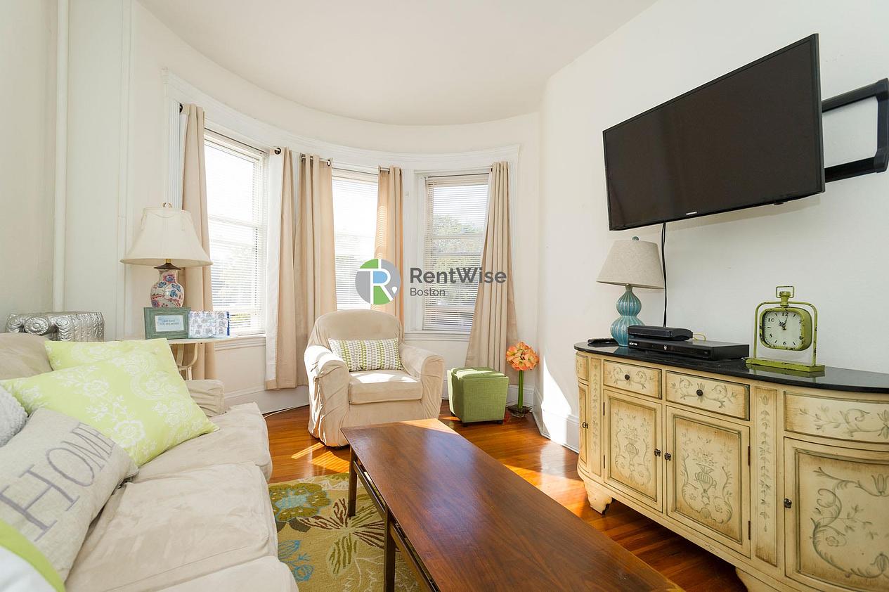 Photo of 61 Brighton Ave