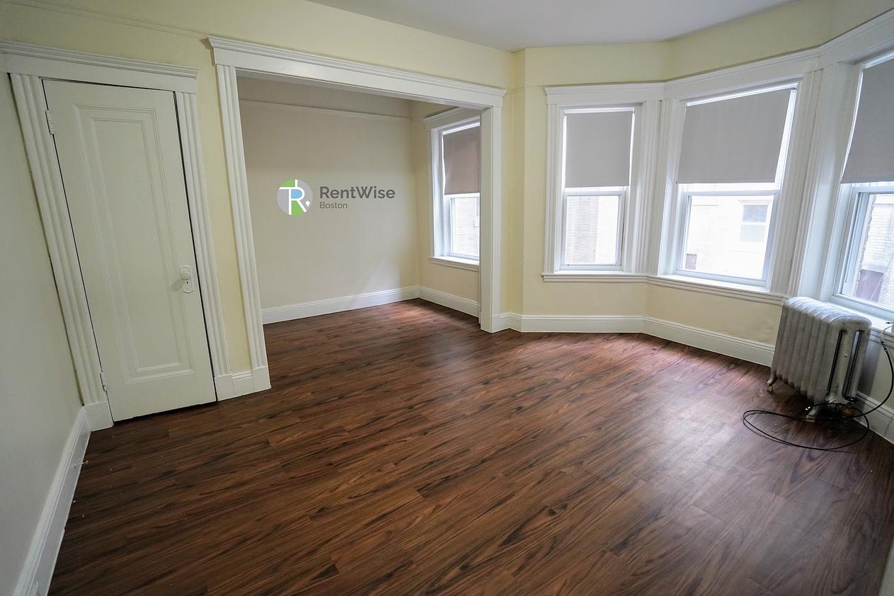 Photo of 1185 Boylston Street