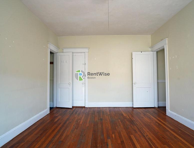 Photo of 60 Woodstock Ave