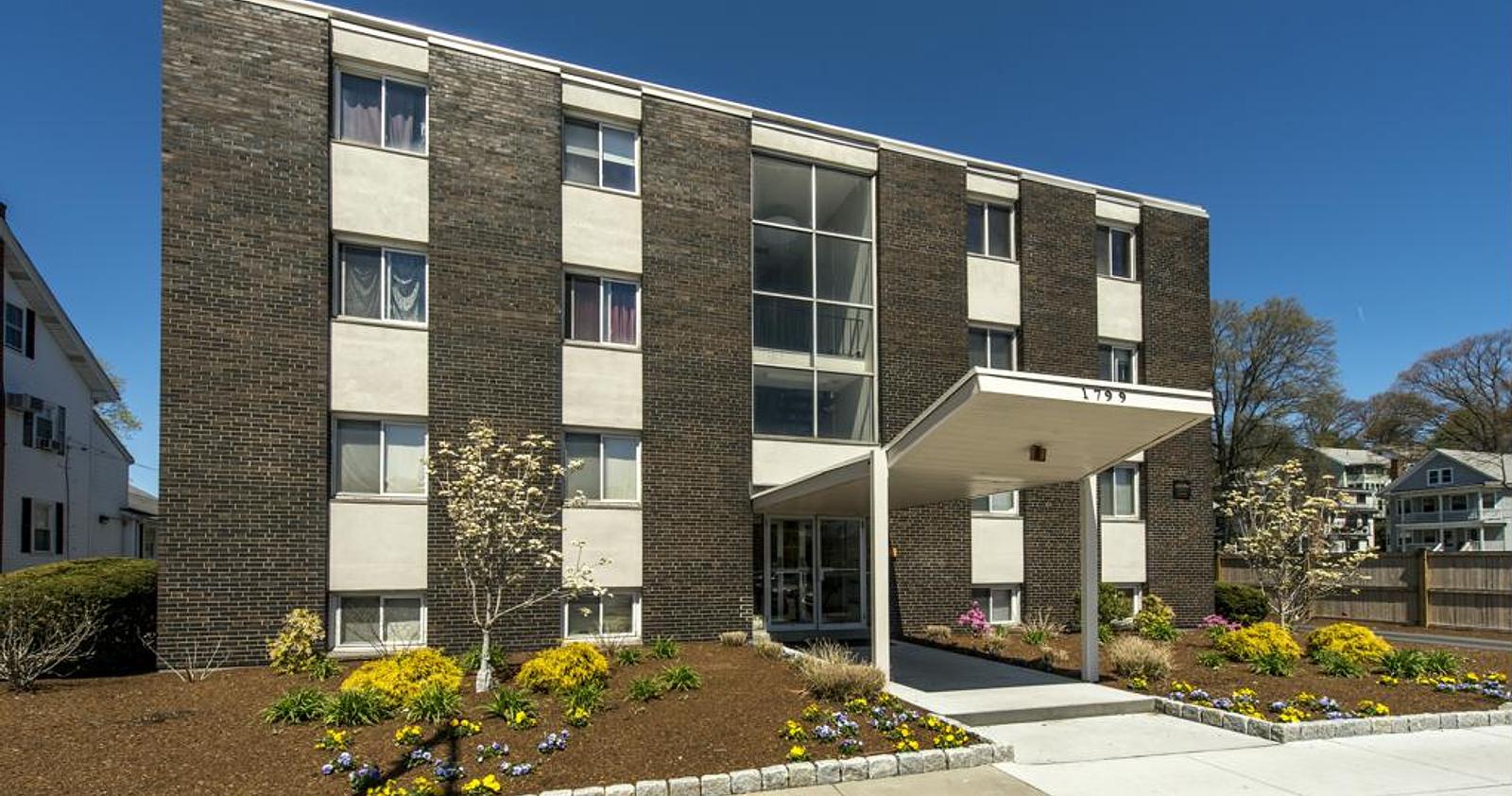 Photo of 1799 Centre Street