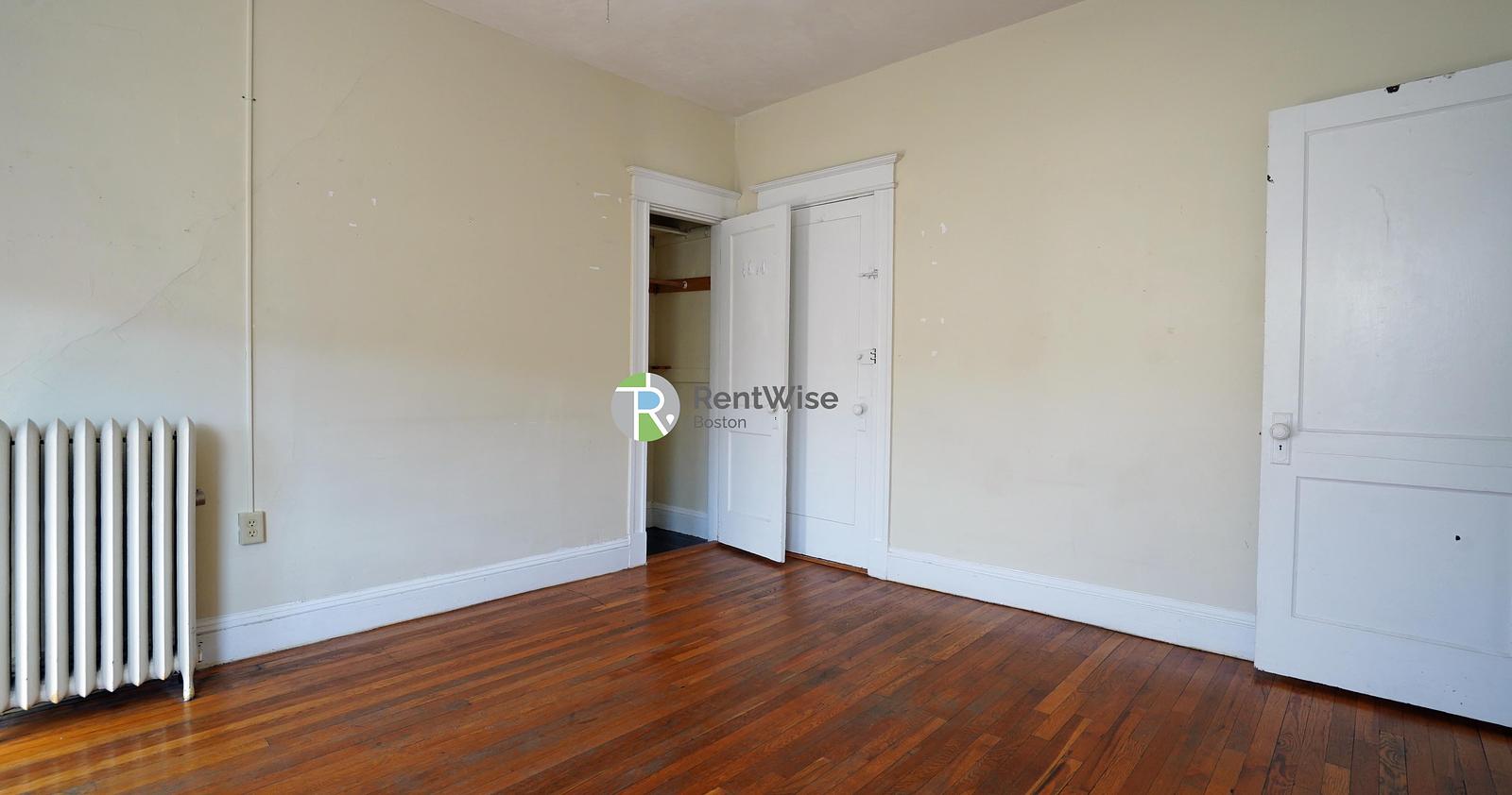 Photo of 60 Woodstock Ave