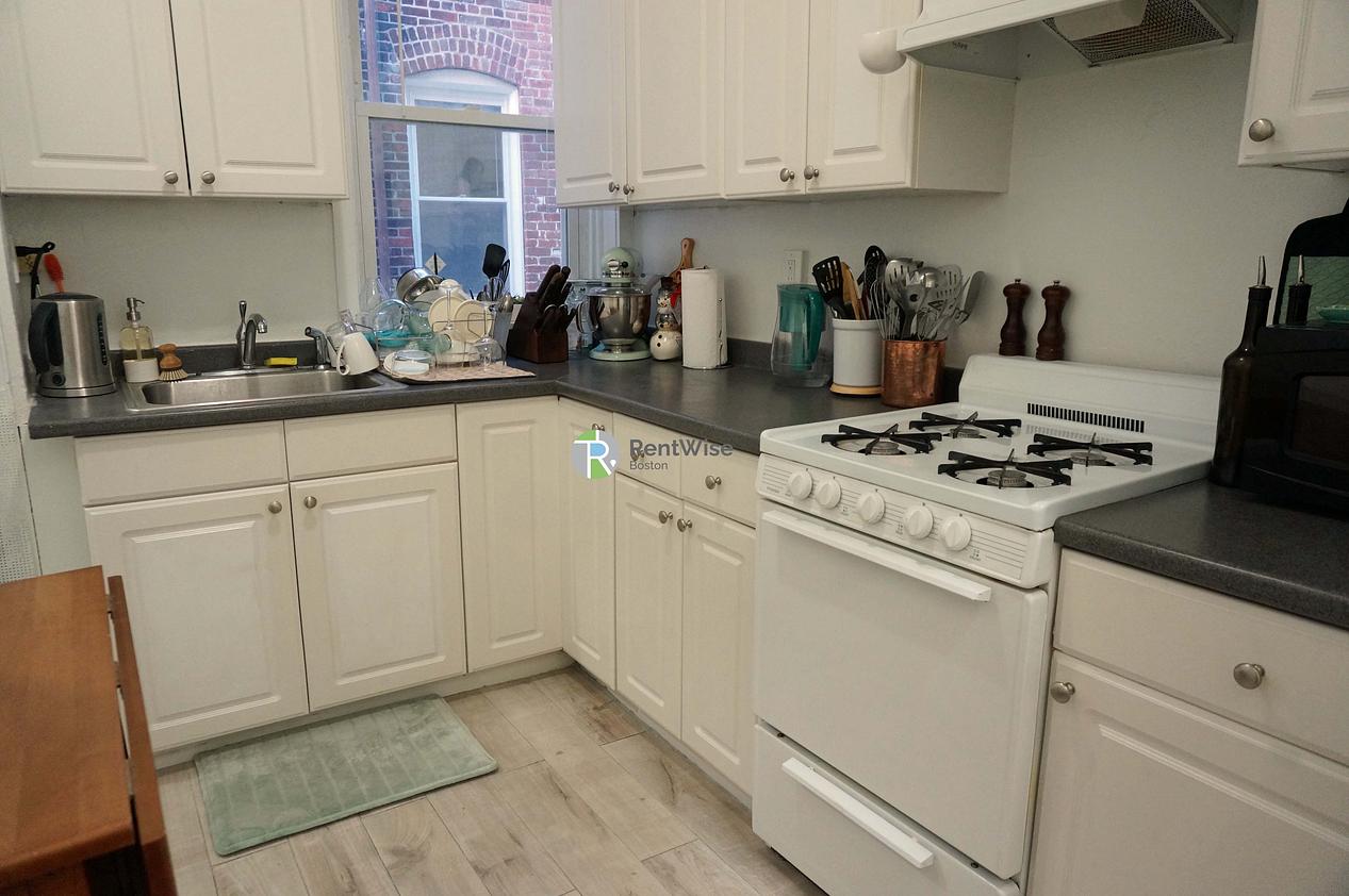 Photo of 61 Brighton Ave