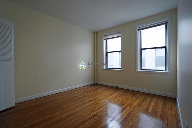 Photo of 1135 Commonwealth Avenue