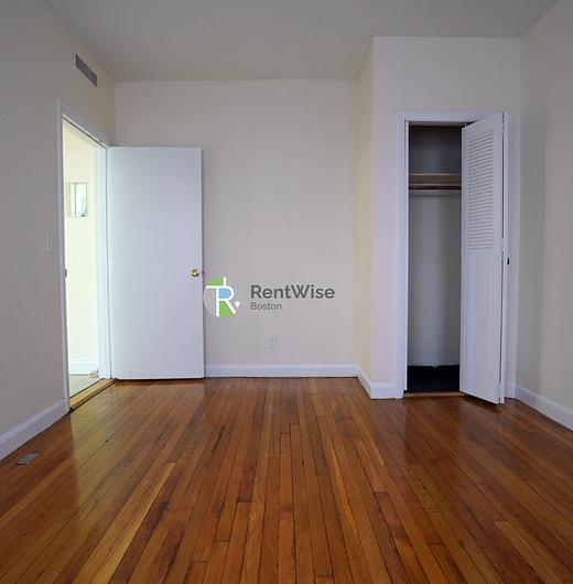 Photo of 1135 Commonwealth Avenue