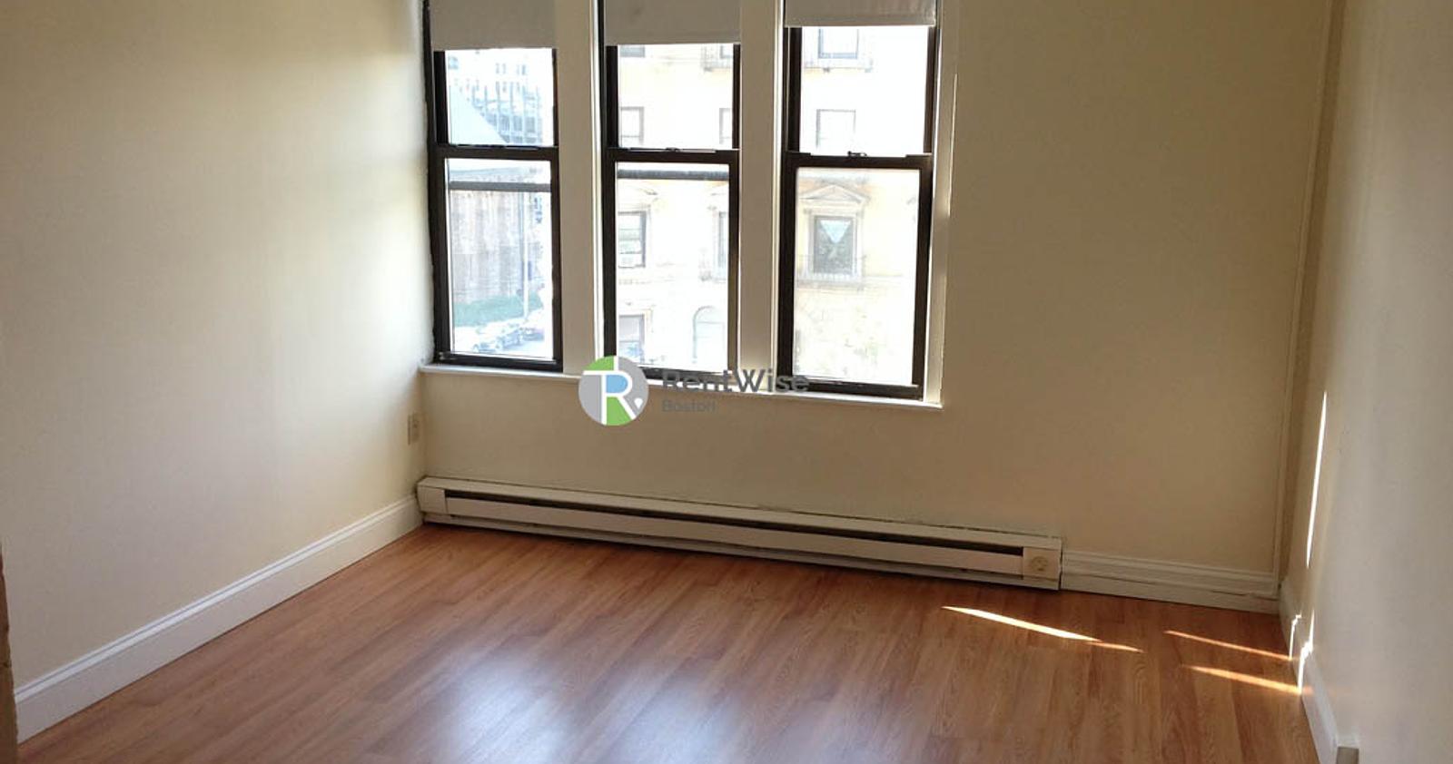 Photo of 1126 Boylston Street