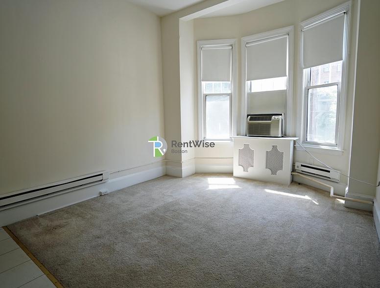 Photo of 1223 Beacon Street