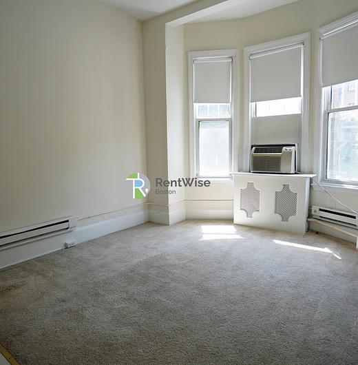 Photo of 1223 Beacon Street