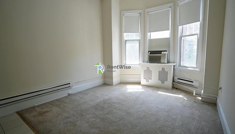 Photo of 1223 Beacon Street