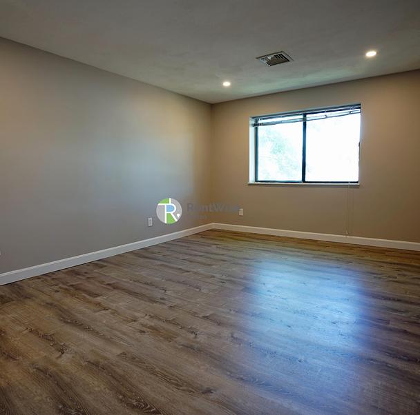 Photo of 404 Langley Road
