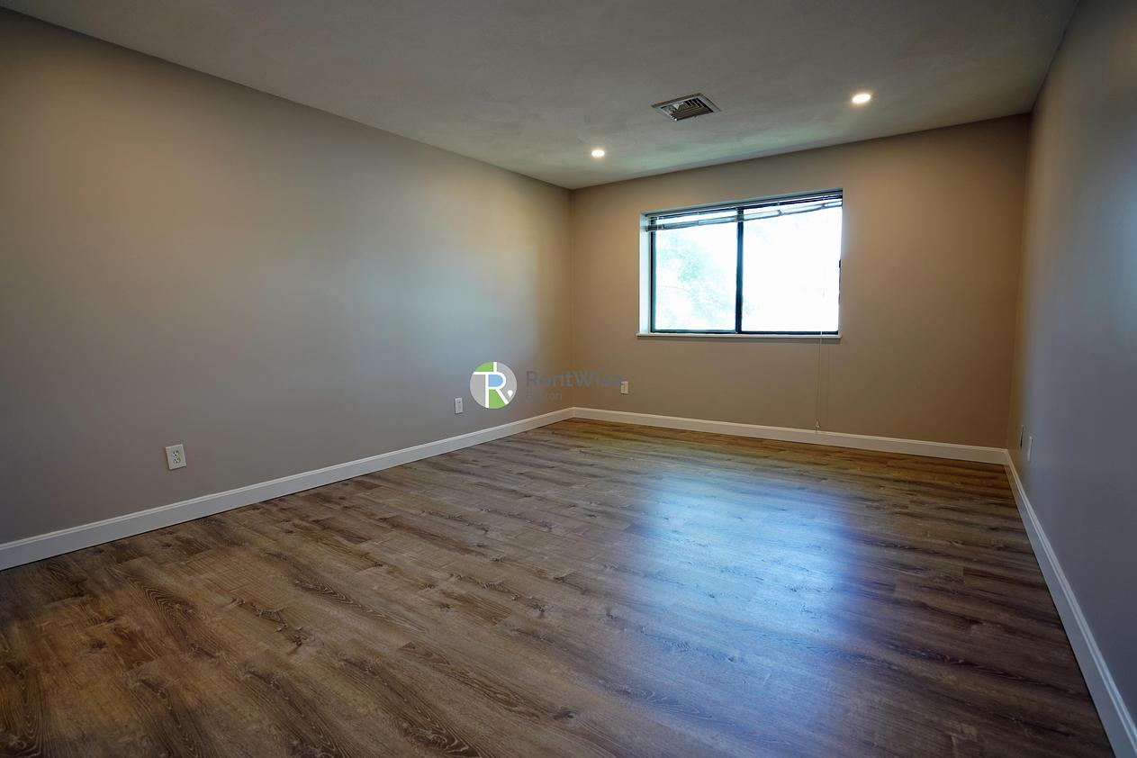 Photo of 404 Langley Road