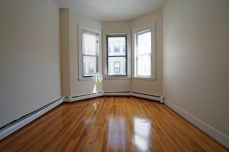 Photo of 72 Gardner St