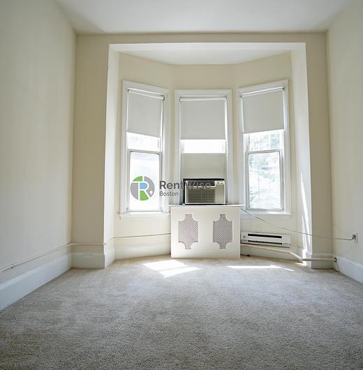 Photo of 1223 Beacon Street
