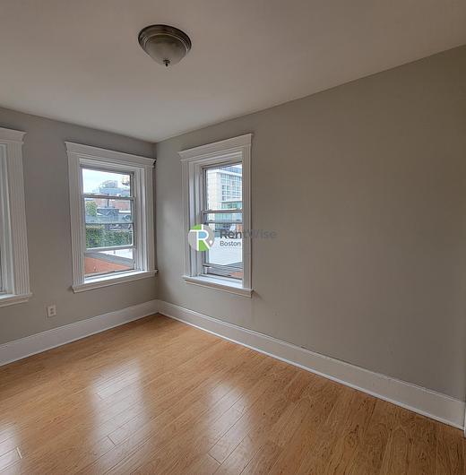 Photo of 70 Joy St