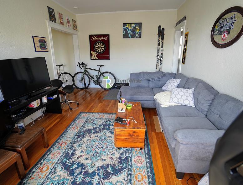 Photo of 1810 Commonwealth Ave