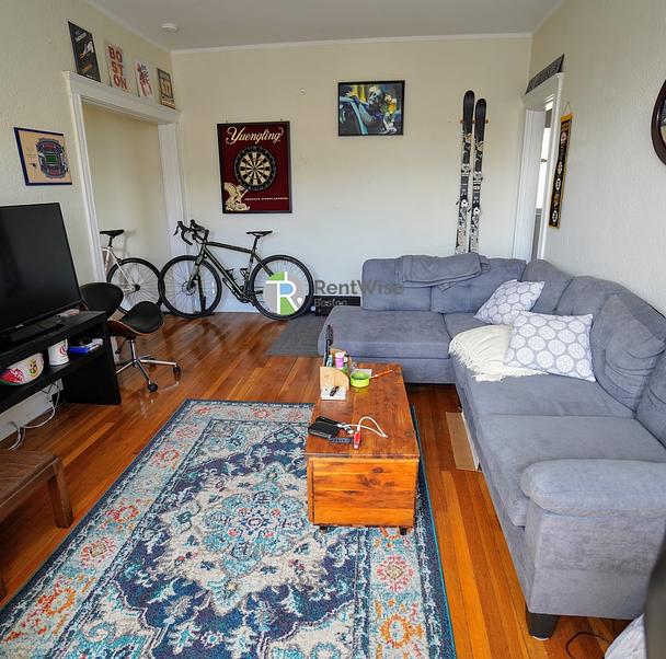 Photo of 1810 Commonwealth Ave