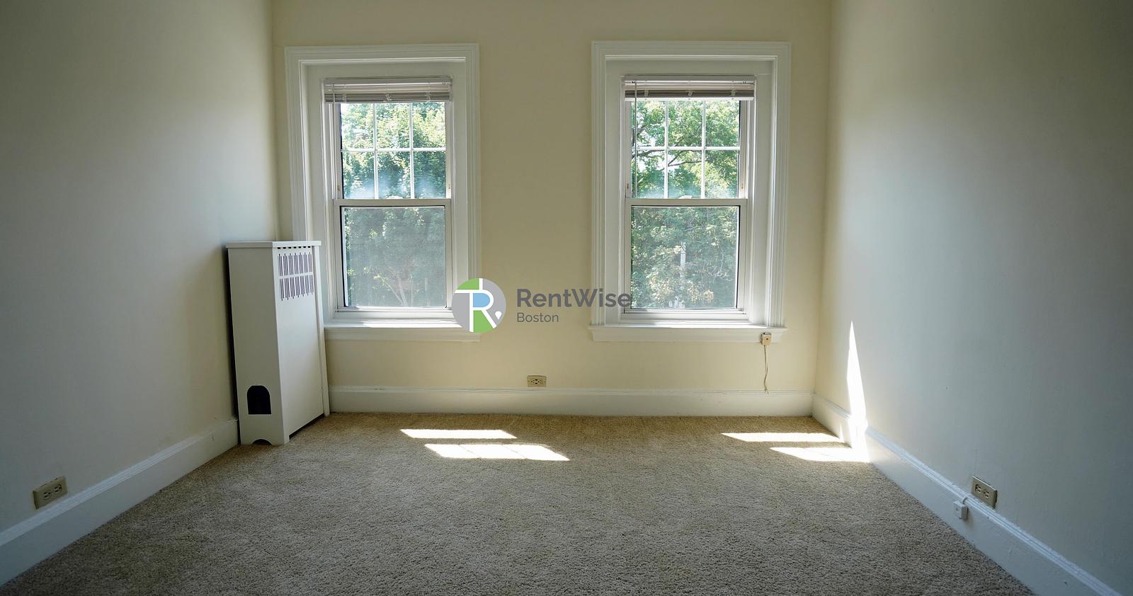 Photo of 1223 Beacon Street