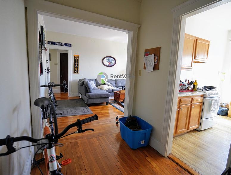 Photo of 1810 Commonwealth Ave