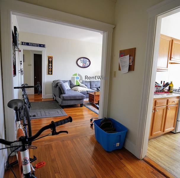 Photo of 1810 Commonwealth Ave