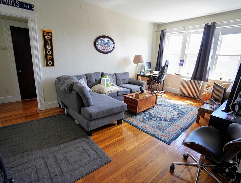 Photo of 1810 Commonwealth Ave