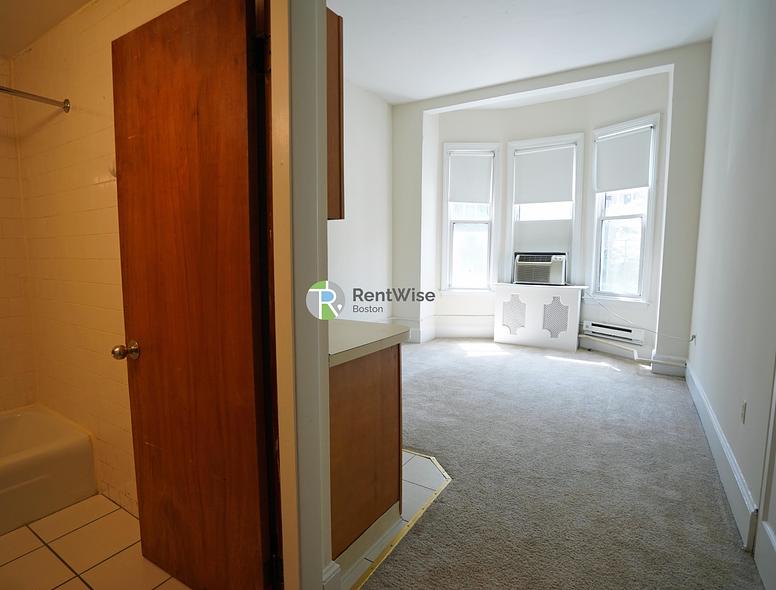Photo of 1223 Beacon Street