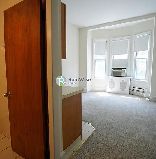 Photo of 1223 Beacon Street