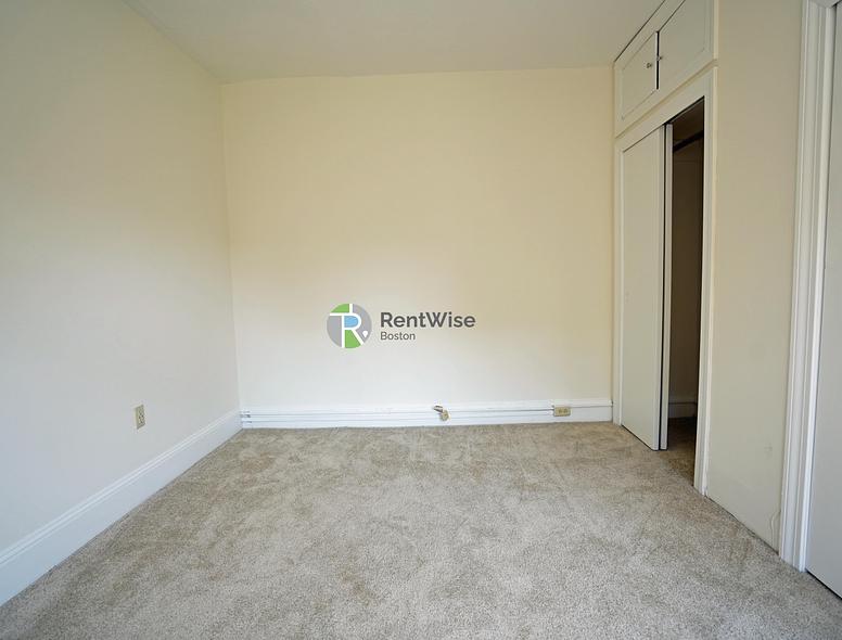 Photo of 1223 Beacon Street