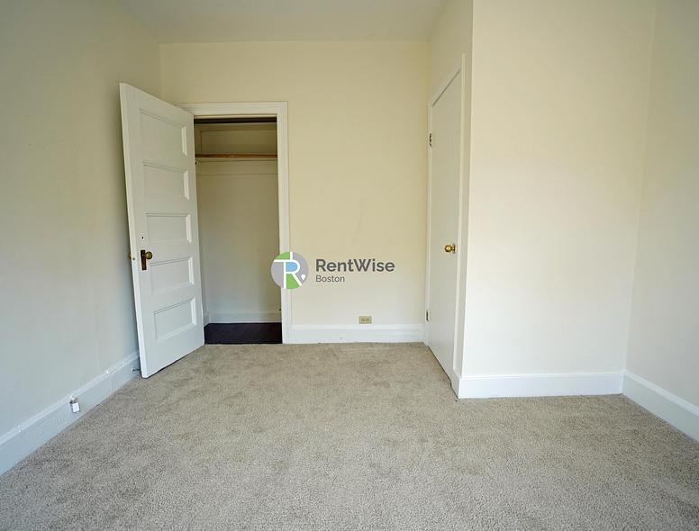 Photo of 1223 Beacon Street