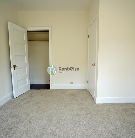 Photo of 1223 Beacon Street