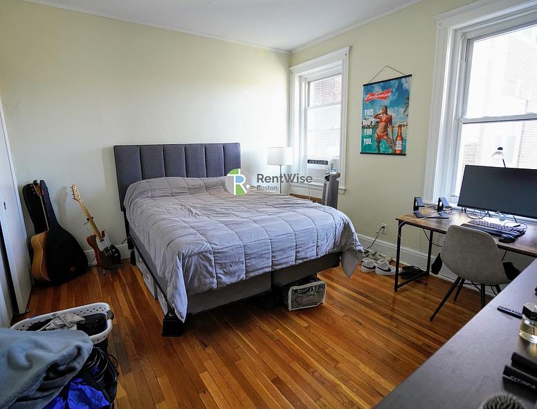 Photo of 1810 Commonwealth Ave