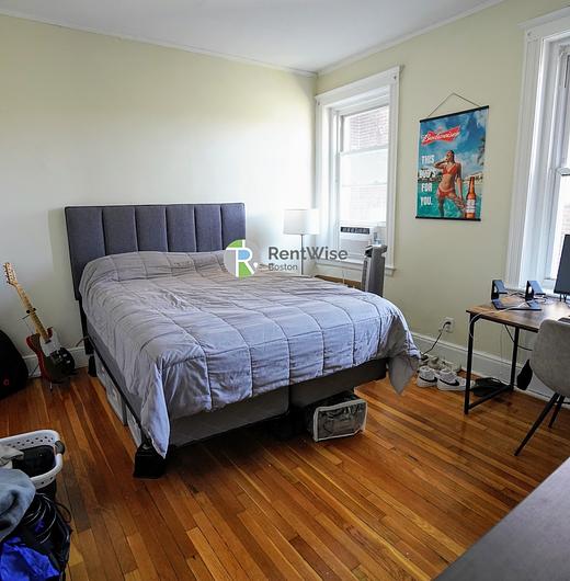 Photo of 1810 Commonwealth Ave