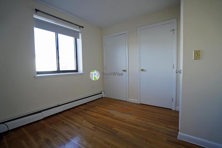Photo of 122 Dustin Street