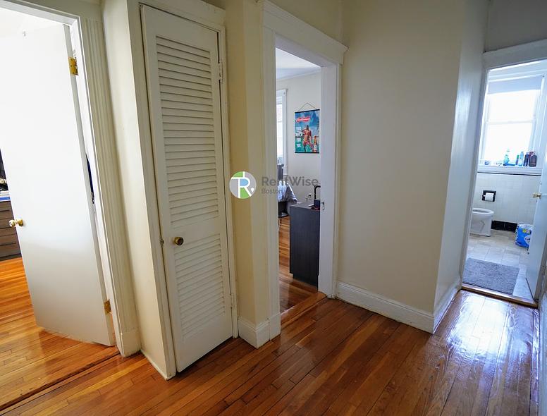 Photo of 1810 Commonwealth Ave