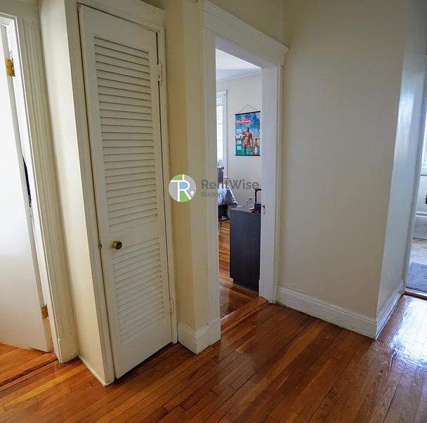 Photo of 1810 Commonwealth Ave