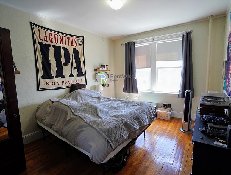 Photo of 1810 Commonwealth Ave