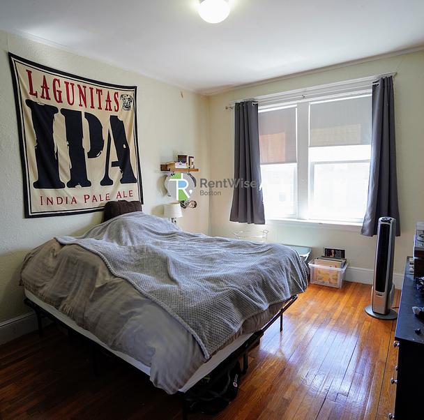 Photo of 1810 Commonwealth Ave