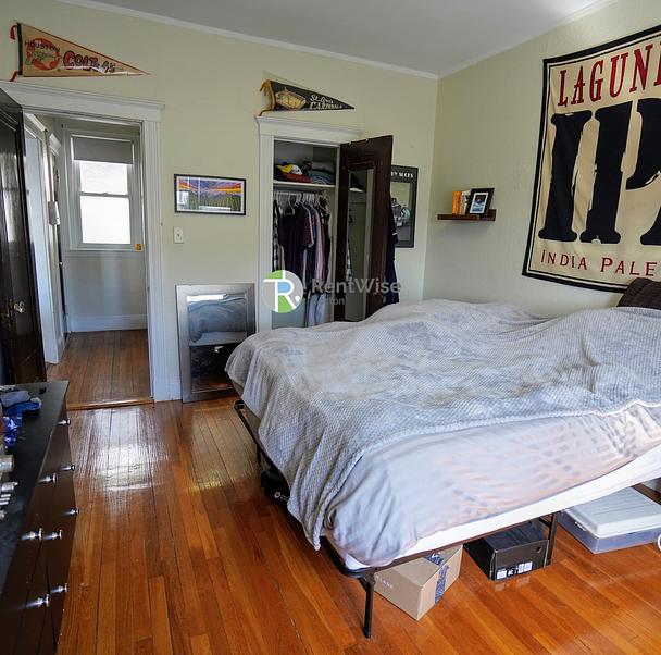Photo of 1810 Commonwealth Ave