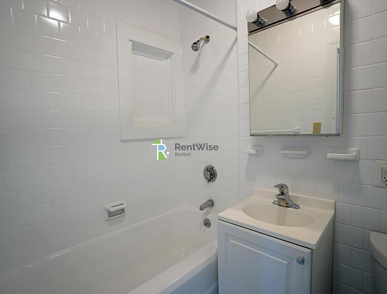 Photo of 1223 Beacon Street
