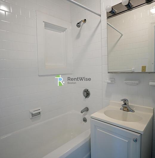 Photo of 1223 Beacon Street