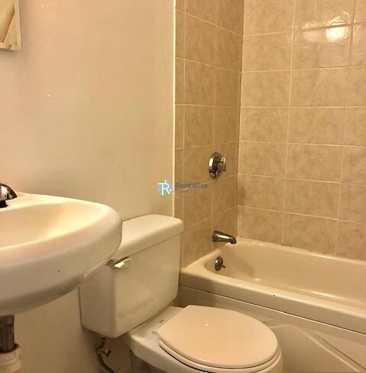 Photo of 272 Newbury St