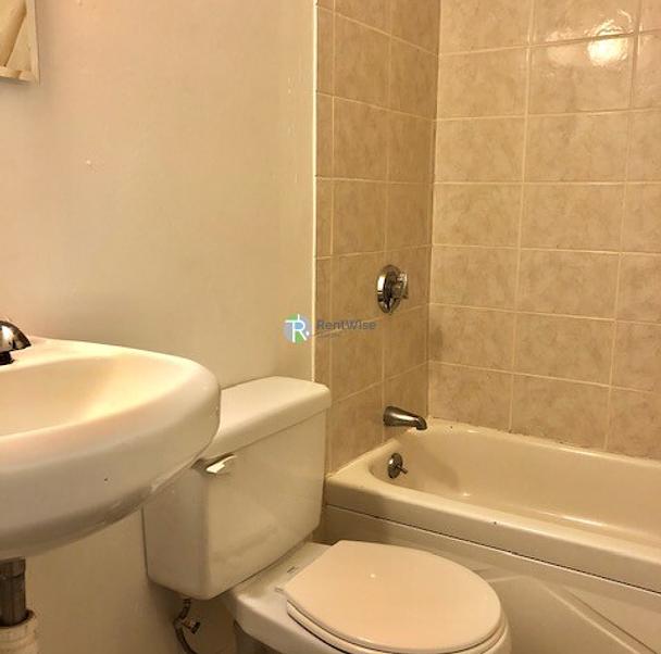 Photo of 272 Newbury St