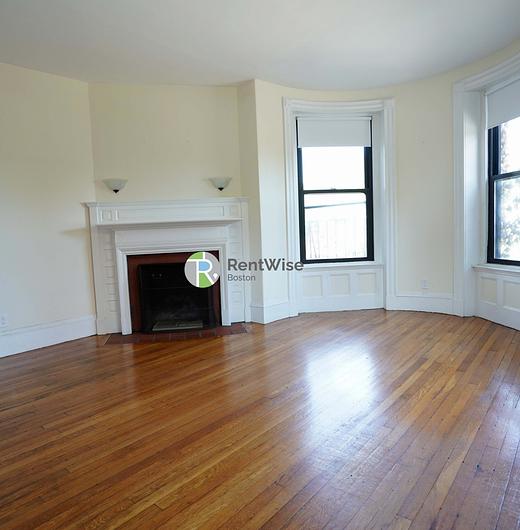 Photo of 504 Beacon St