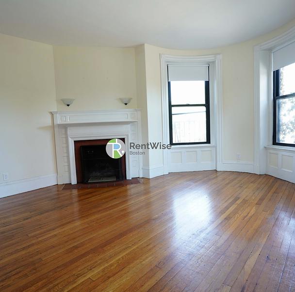 Photo of 504 Beacon St