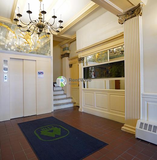 Photo of 1223 Beacon Street